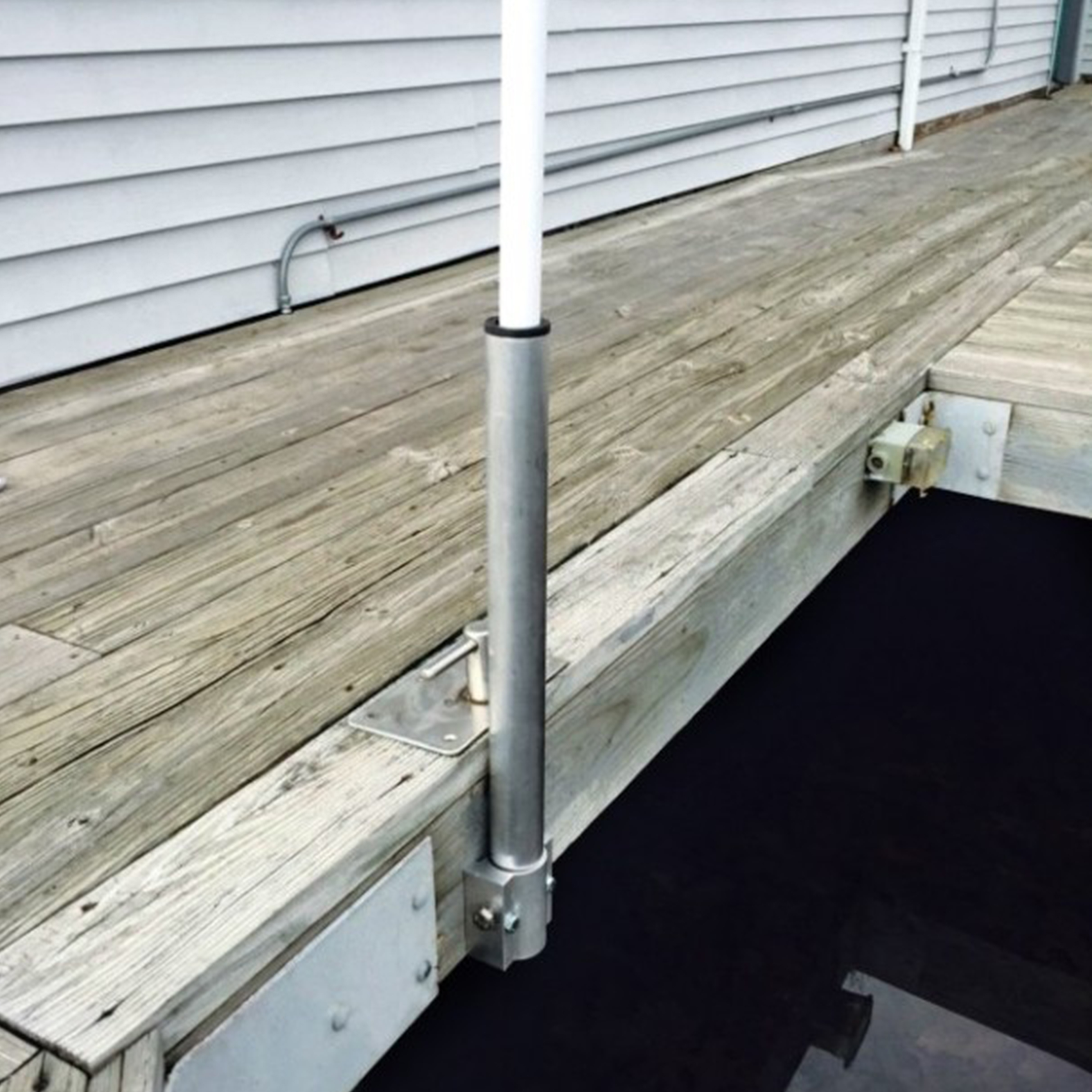 Dock Mount for Dori Poles